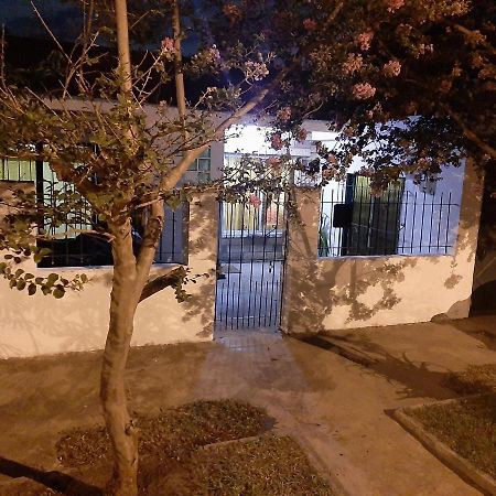 Posada La Isla Ezeiza Esteban Echeverria ภายนอก รูปภาพ